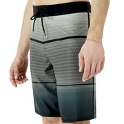 Load image into Gallery viewer, OAKLEY EIKON 20 BOARDSHORT
