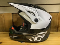 Load image into Gallery viewer, Fly Kinetic Straight Edge Black/White YTH LG
