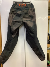 Load image into Gallery viewer, FOX 180 TREV PANT BLACK CAMO 32
