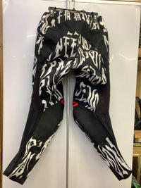 Load image into Gallery viewer, FOX 180 PERIL PANT BLACK/RED
