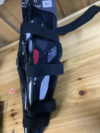 Load image into Gallery viewer, Fox Titan Pro Knee/Shin Guard Black
