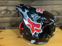 Load image into Gallery viewer, Fox V1 KARRERA HELMET BLACK

