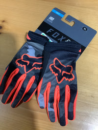 Load image into Gallery viewer, FOX YOUTH 180 BNKR GLOVE GREY CAMO
