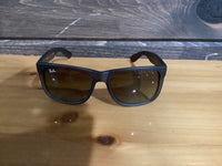 Load image into Gallery viewer, RAY BAN JUSTIN RUBBER BROWN ON GREY/ LIGHT GREY GRADIENT GREEN
