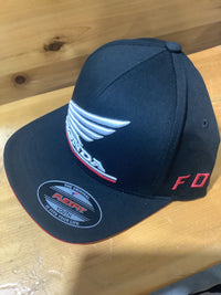 Load image into Gallery viewer, FOX YOUTH HONDA FANWEAR FLEXFIT BLACK
